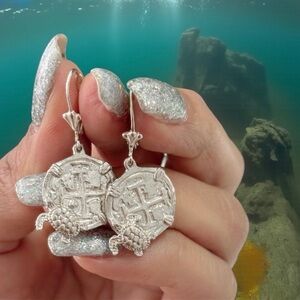 ATOCHA Silver Coin Earrings in turtle setting
